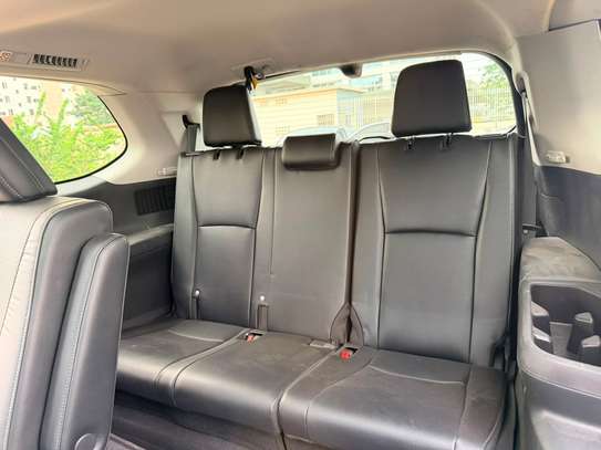 TOYOTA HIGHLANDRE PLATINUM 2024 image 6