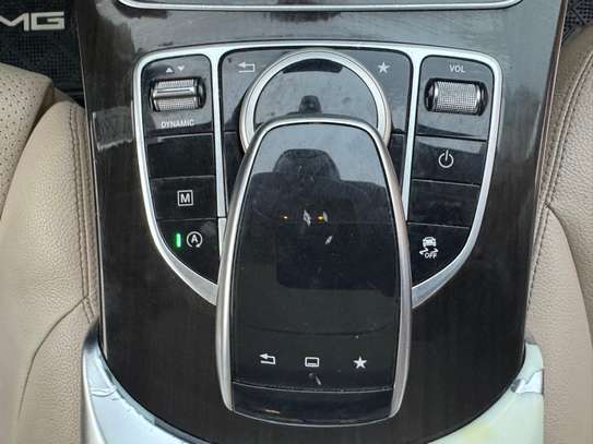 Mercedes GLC 300 image 9