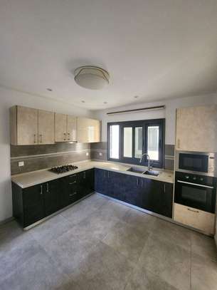 Appartement f4 haut standing au point E avec salle de sport image 12