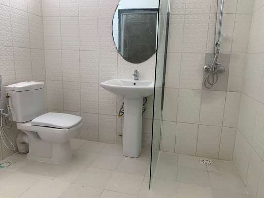Villa r+1 à louer ngor Almadi image 8