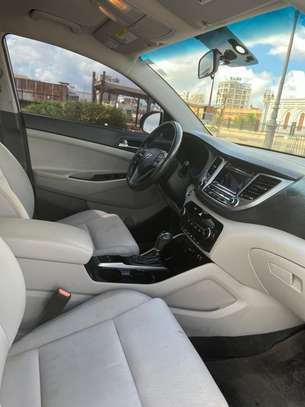 Hyudai tukson 2017 essence 1’6 venant  toute neuves image 2