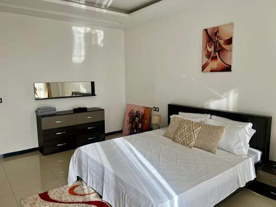 Appartement meublé grand standing à louer aux Almadies image 7