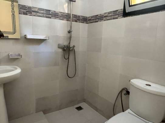 Villa F8 R+1 à Ngor-Almadies image 7