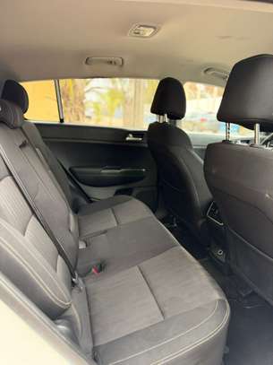 KIA SPORTAGE image 7