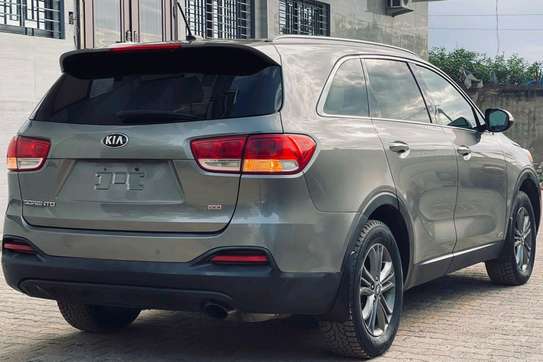 Kia Sorento image 11
