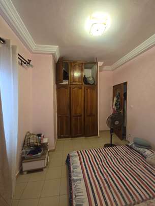 Villa F7 R+1 à Sicap Foire image 6