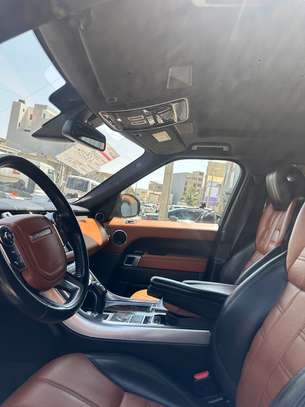 Range Rover sport image 5