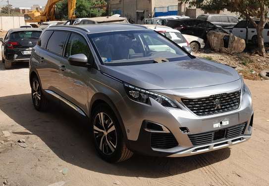 Peugeot 5008 image 1
