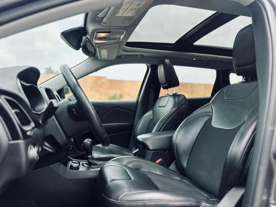 Jeep Cherokee 2019 4 cylindres limited image 8