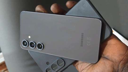 Samsung galaxy S24 FE 128GB 8GB ram image 6