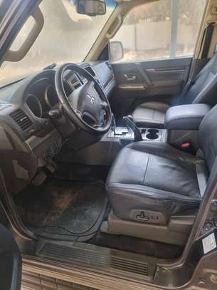Mitsubishiv 4x4 image 3