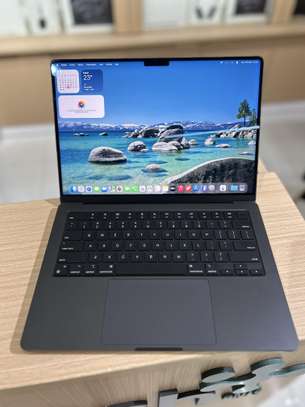MacBook Pro 2023 14 Pouces - M3 Pro | 18GB RAM | 512 image 2