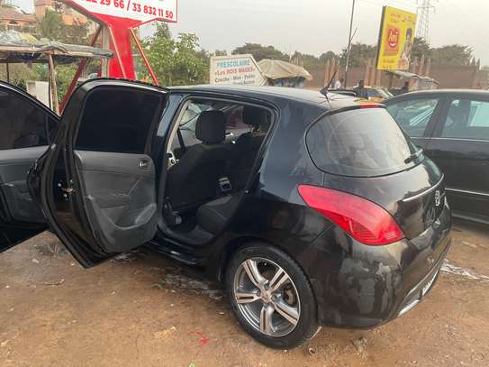 Peugeot 308 image 2