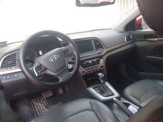 Hyundai Elantra limited image 2