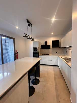 Duplex à louer aux Almadies image 6