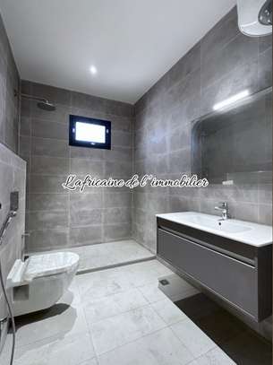 Appartement Duplex F4 à louer – Mermoz image 8