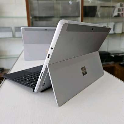 Microsoft Surface go2 image 3