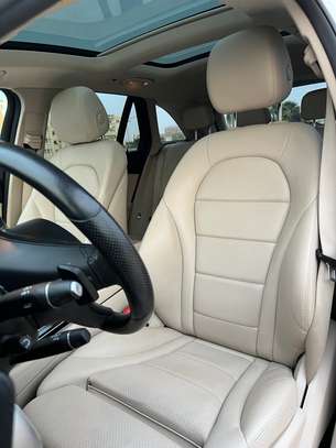 MERCEDES GLC 300 2018 image 10