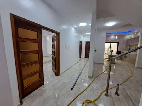 Villa R+2 à louer image 3