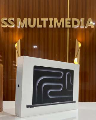 MacBook Pro 16 pouces M4 MAX image 1