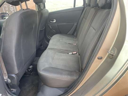 Renault Clio image 2