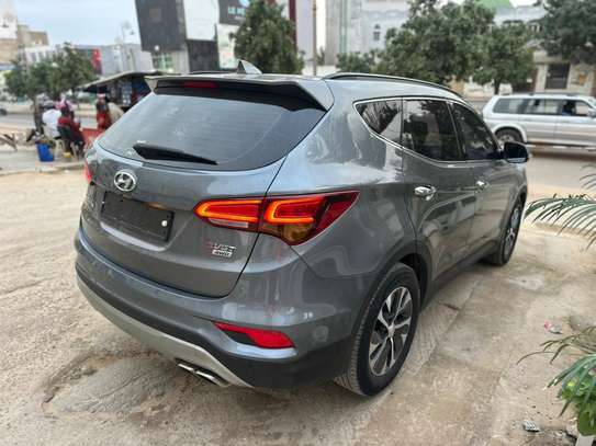 Hyundai Santafe 2017 image 12