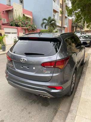 Hyundai santa fe image 4