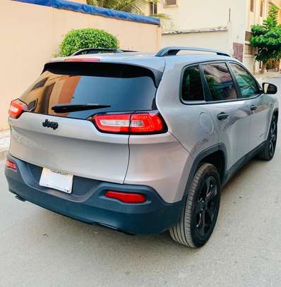 Jeep cherokee à louer image 5