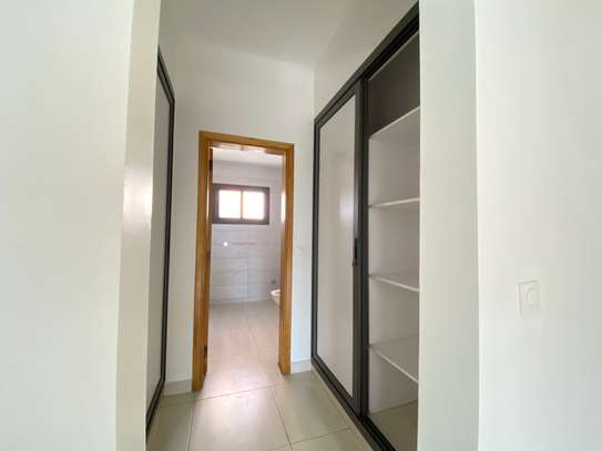Grand appartement 3 chambres à la Zone A/Point E image 3