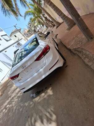 très belle elantra image 5