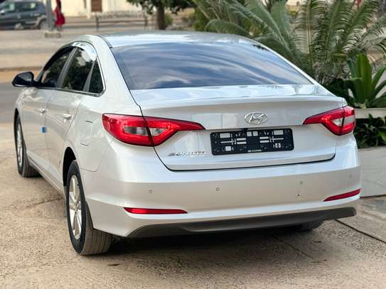 Hyundai sonata image 10