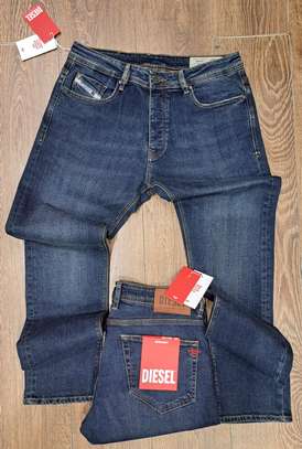 Diesel jean noir coupe moderne image 3