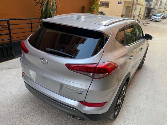 HYUNDAI Tucson LIMITED 4x4 venant image 3