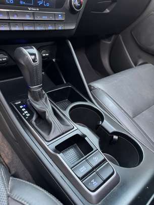 Hyundai Tucson 2.0 image 5