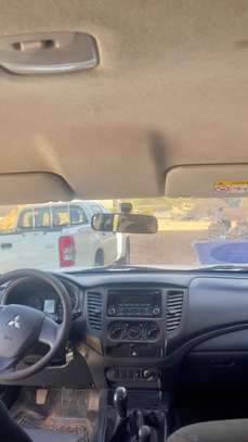 Mitsubishi L200 4x4 Blanc Pick-up Polyvalent image 2
