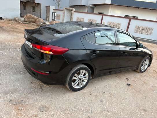 Hyundai Elantra nouveau modèle image 2