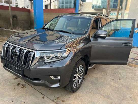 Toyota Prado Land Cruiser 2021 7 places image 7