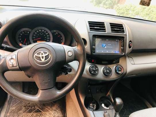 Toyota RAV4 2012 image 3