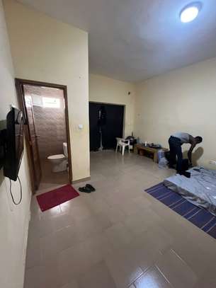 Villa R+2 à louer à Grand Mbao Cité baobab 2 image 9