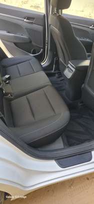 Hyundai Elantra 2017 image 8