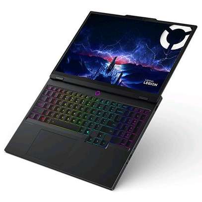 Gamer Lenovo Legion oled 2025 image 4