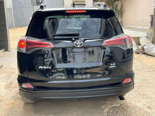 Toyota Rav 4 LE 2016 image 7