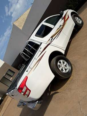 Mitsubishi l200 image 5