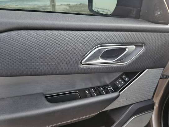 Range Rover Velar 3.0 image 11