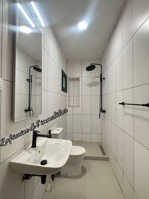 À LOUER – Superbe appartement avec terrasse sur la VDN image 12