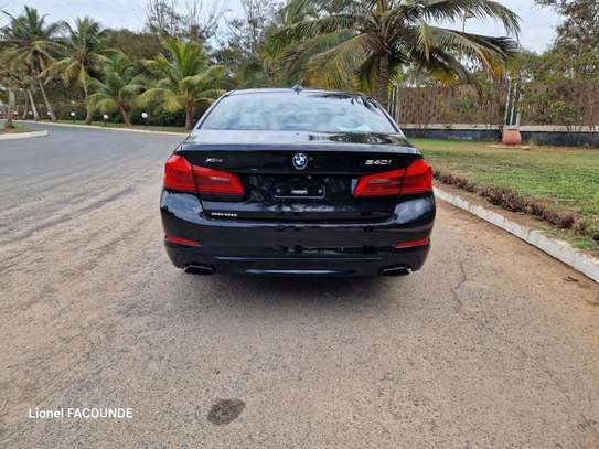 BMW 540i Xdrive image 10