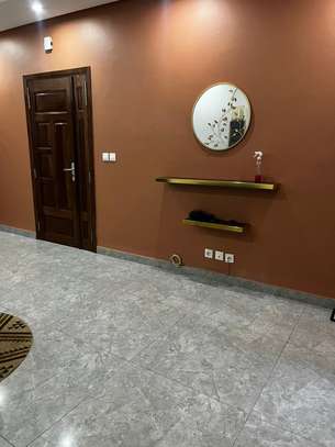 Appartement F3 en meublé  à louer à la cité Keur Gorgui image 2