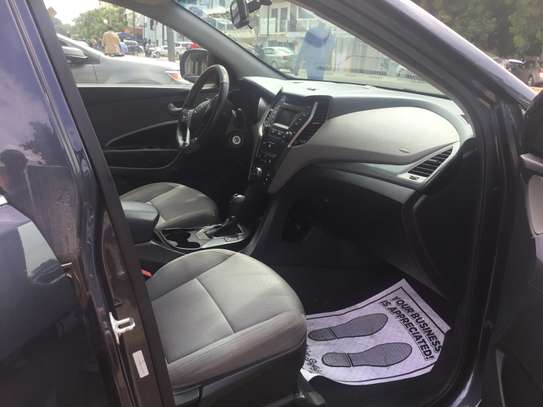 HYUNDAI SANTA FE image 5