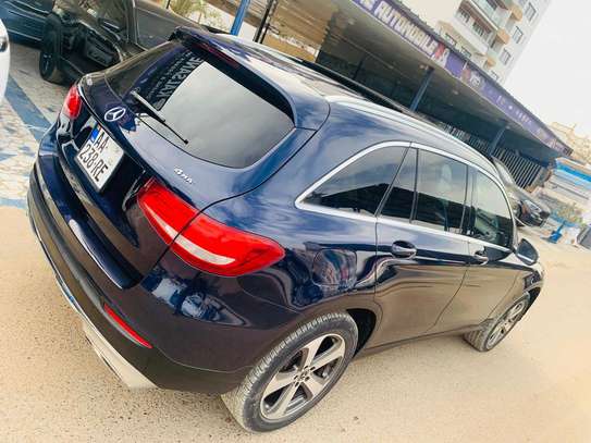 Mervedes glc300 2017 image 5