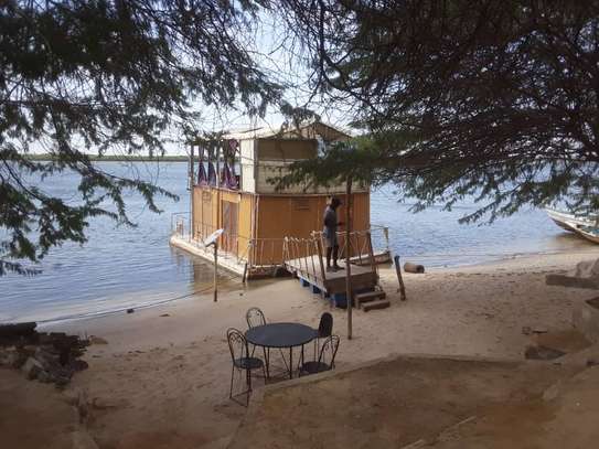 Cabane Flottante à Marlodj image 1
